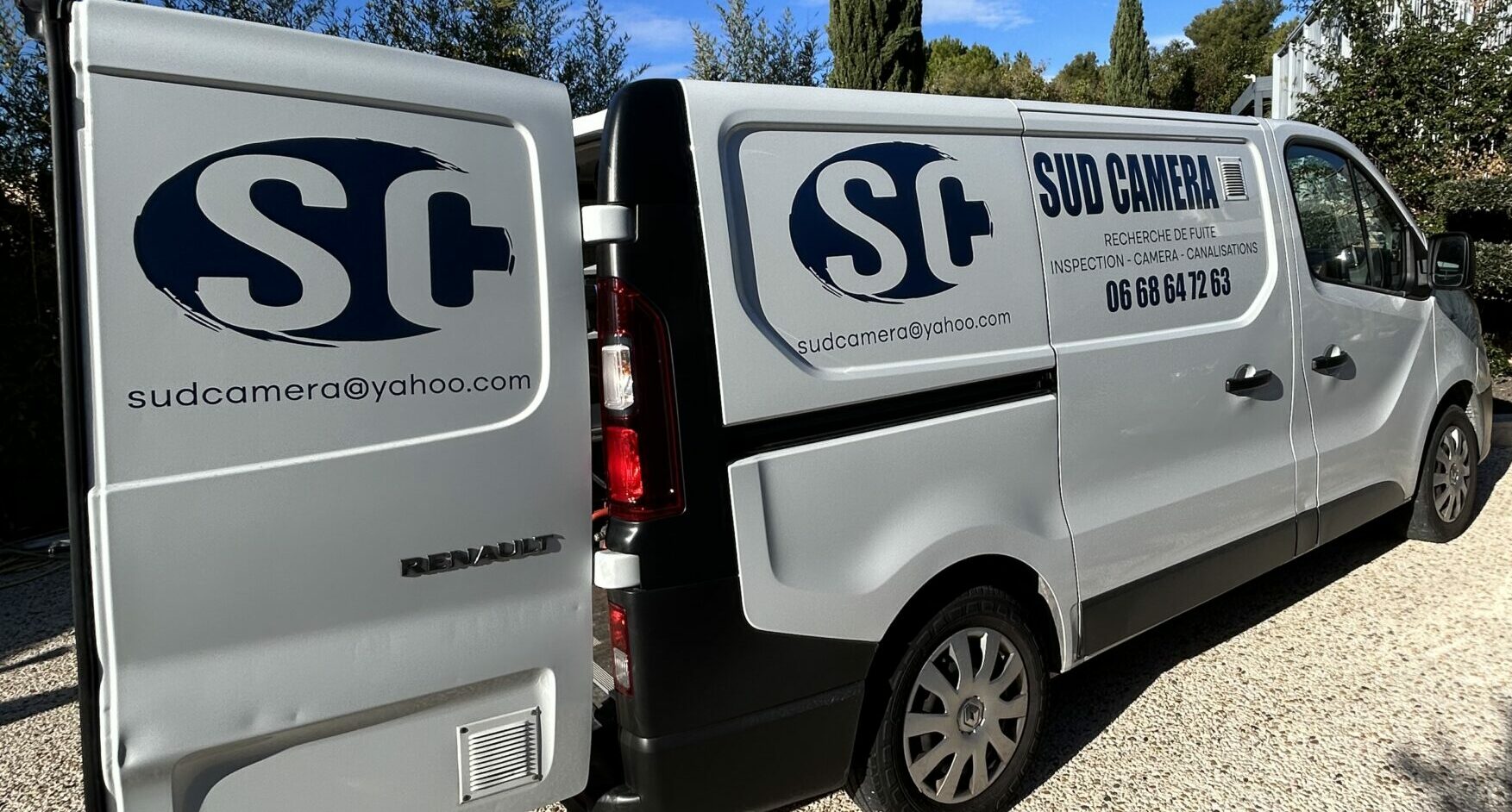 Camion SUD CAMERA en intervention recherche de fuite et passage caméra